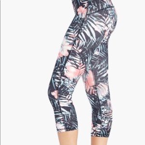 Marika capri leggings